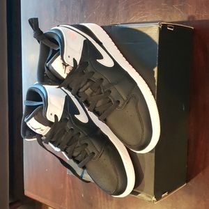 Nike Air Jordan 1 Mid (GS) "Arctic Punch"